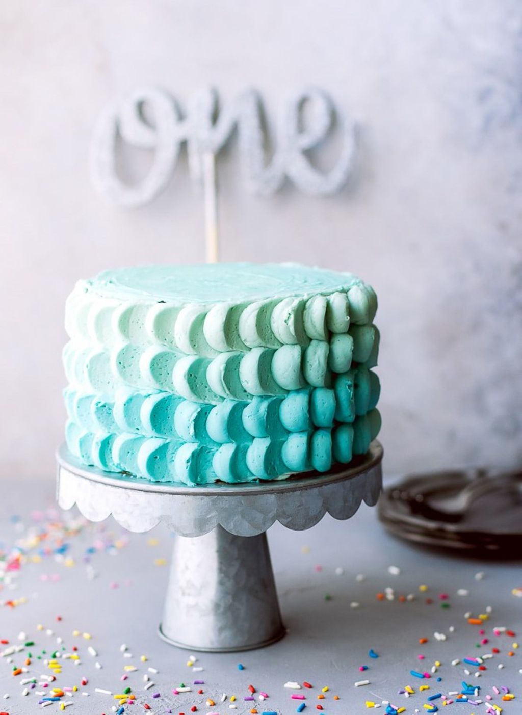 bánh sinh nhật màu xanh.jpg