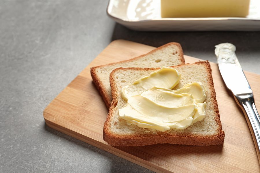 bánh mì phết bơ 2.jpg