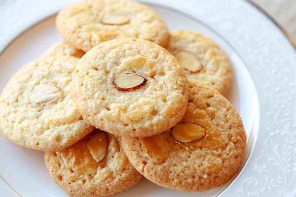 banh-almond-cookies.jpg