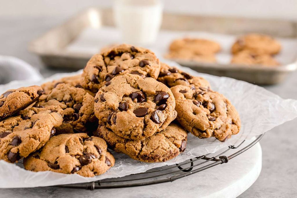 crunchy-whole-grain-chocolate-chip-cookies_1021.jpg