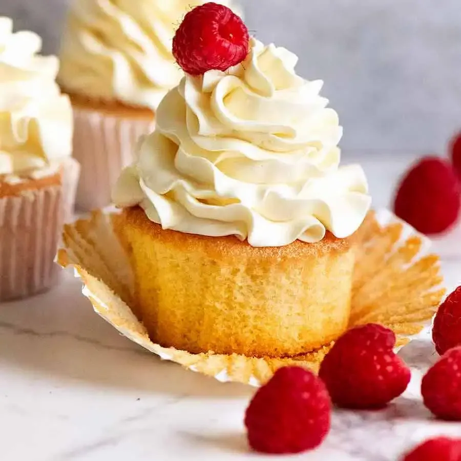 Vanilla-Cupcakes-with-Vanilla-Swiss-Meringue-SQ.webp