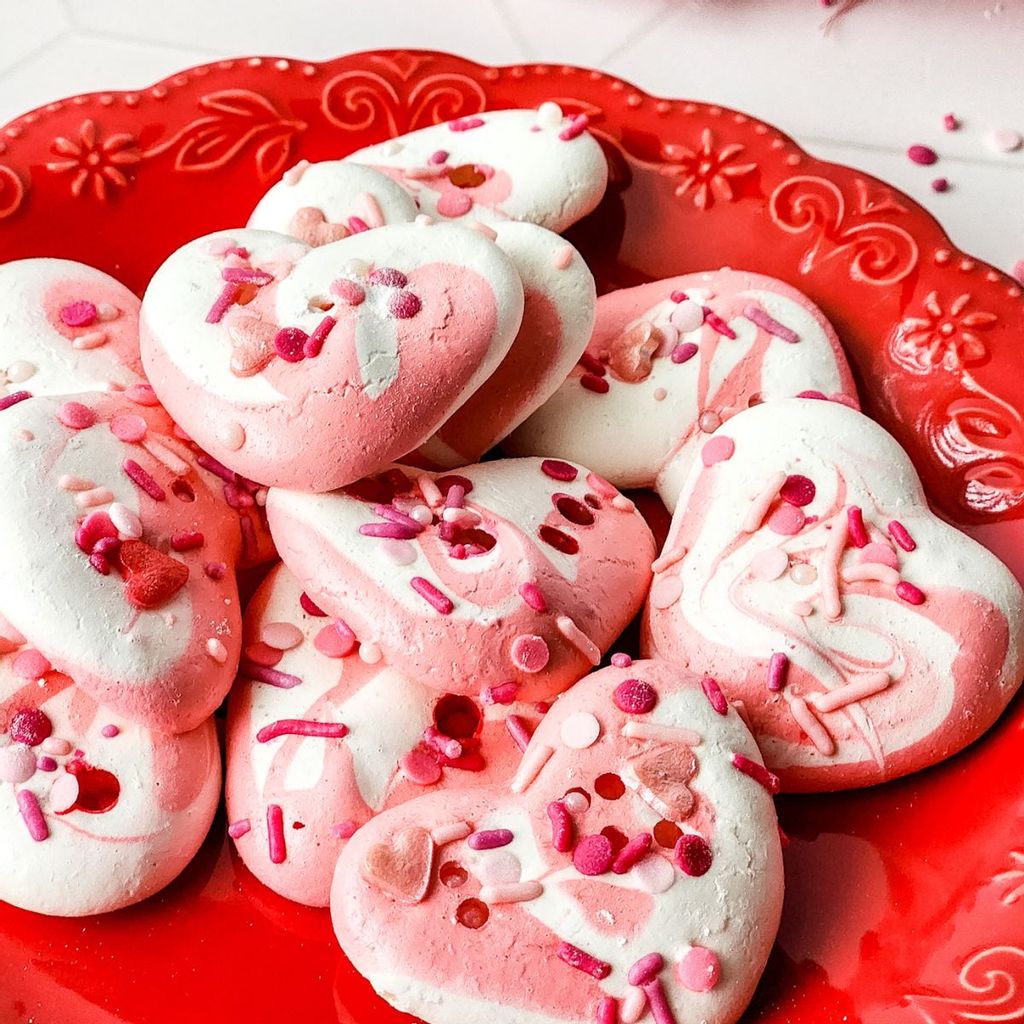 Valentines-Day-Meringue-Cookies-featured.jpg